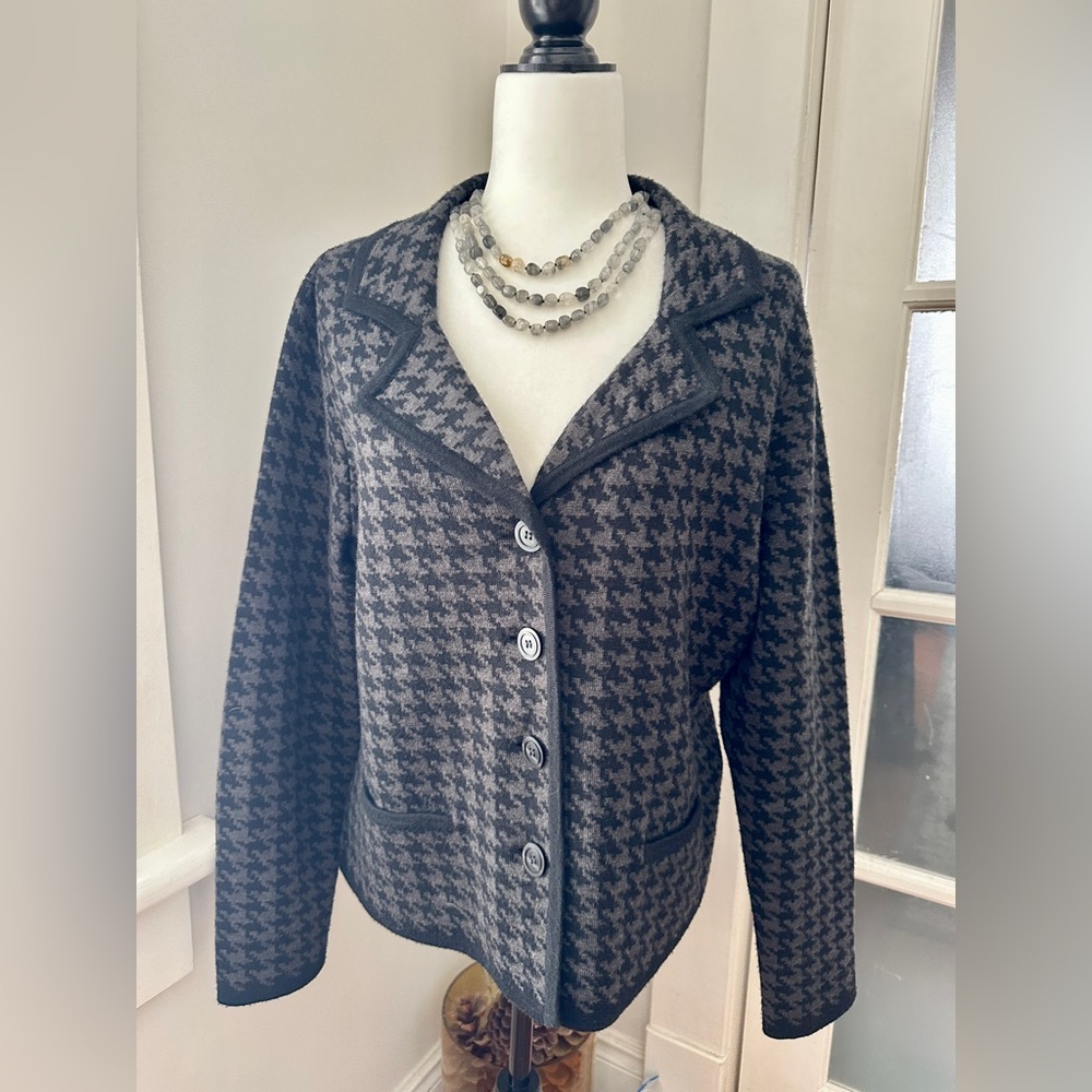 Jillian Jones houndstooth blazer ** size large ** wool blend, excellent shape